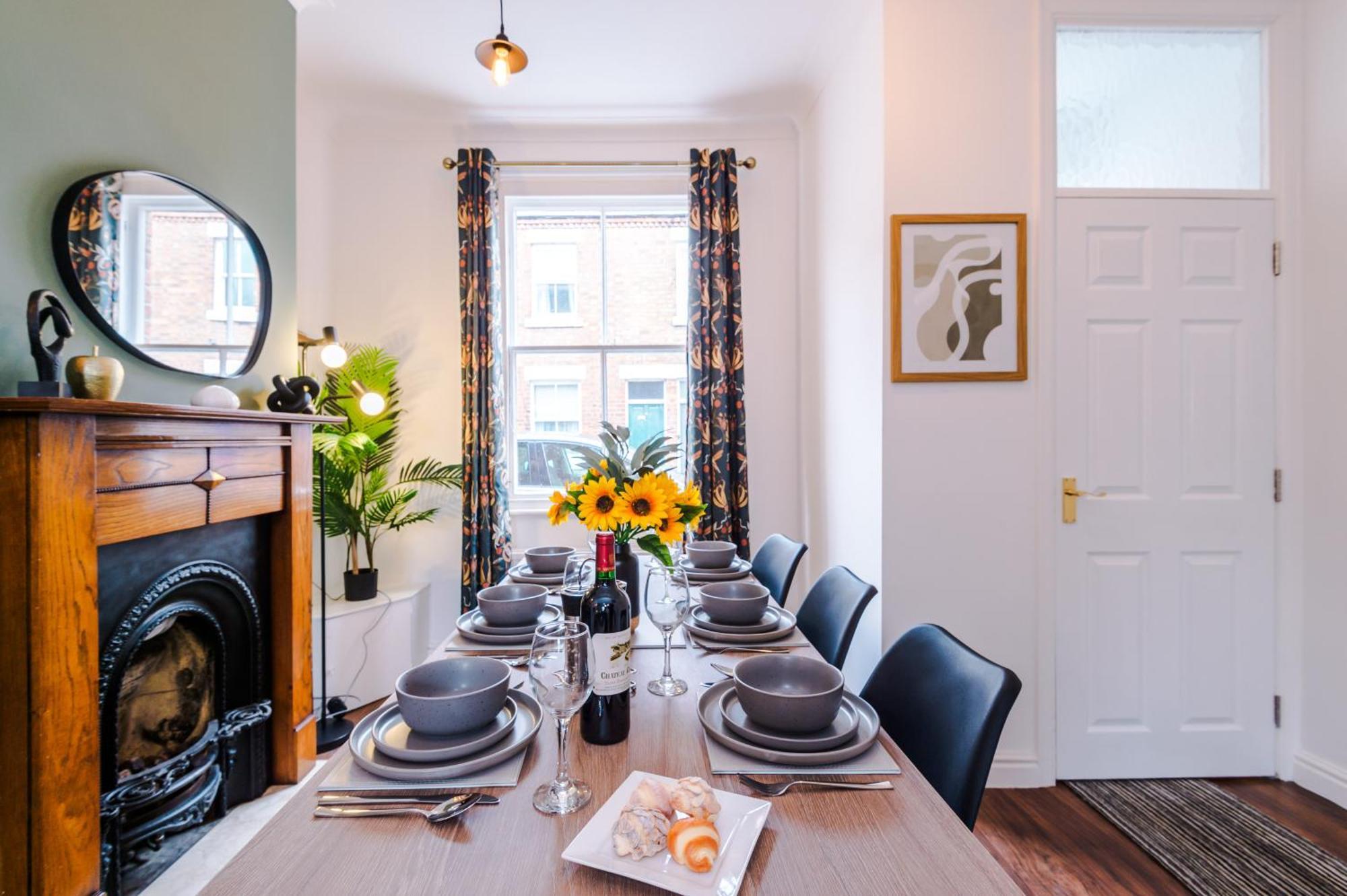 New! Stunning 2-Bed City-Centre Home In Chester By 53 Degrees Property - Ideal For Couples & Groups - Sleeps 6! 外观 照片